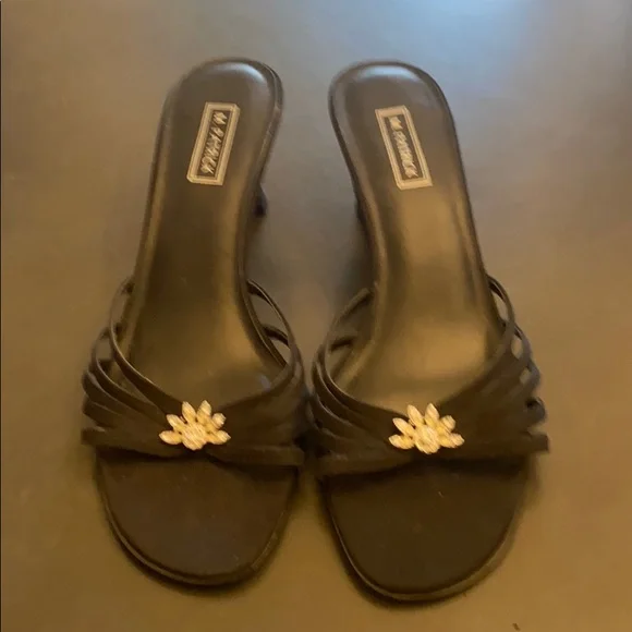 2 for $13 Kitten heeled sandals 8 black - Picture 1 of 8